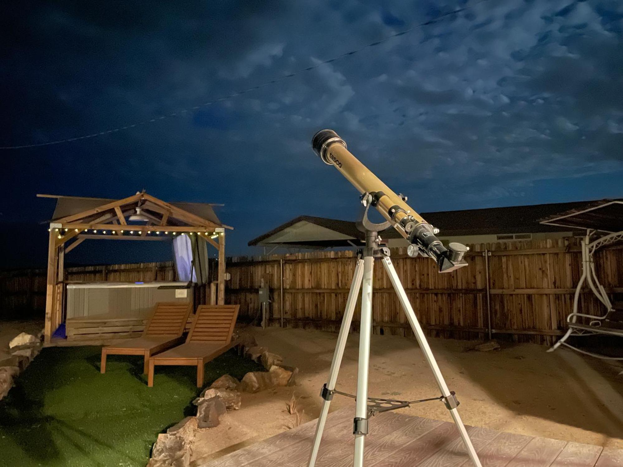 Twin Palms Desert Getaway - Jacuzzi, Fire Pit, Meditation Room & More Joshua Tree Exterior photo