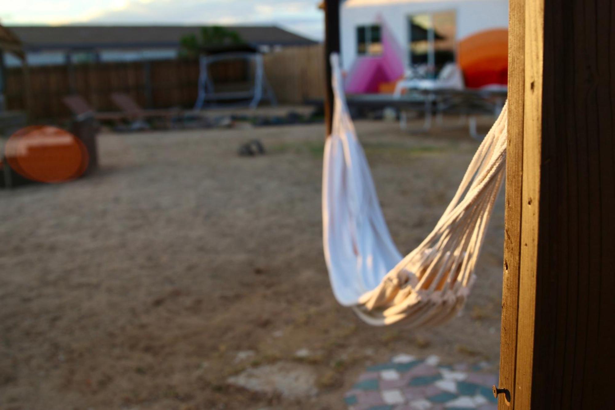 Twin Palms Desert Getaway - Jacuzzi, Fire Pit, Meditation Room & More Joshua Tree Exterior photo