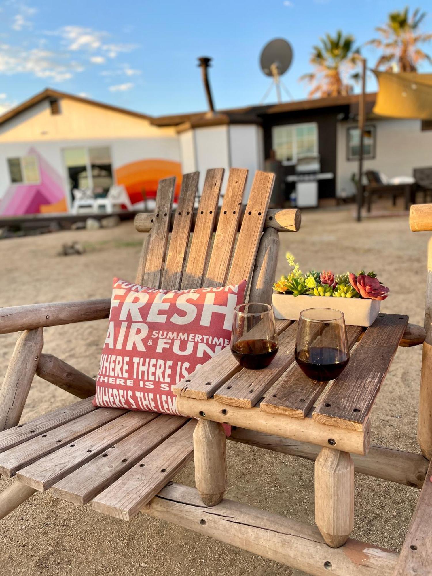 Twin Palms Desert Getaway - Jacuzzi, Fire Pit, Meditation Room & More Joshua Tree Exterior photo